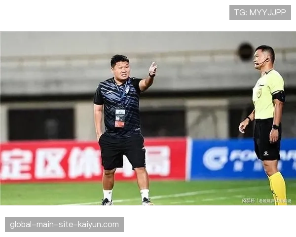 刘建业五后卫铁桶阵筑就防线，铜梁龙快速反击三箭齐发。